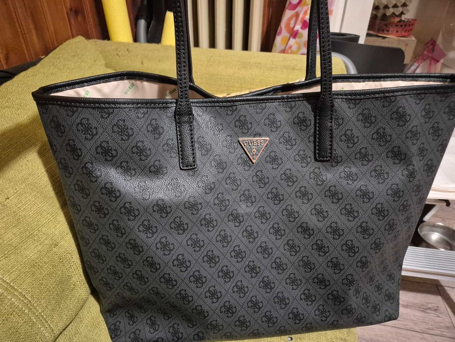 Нова чанта Guess