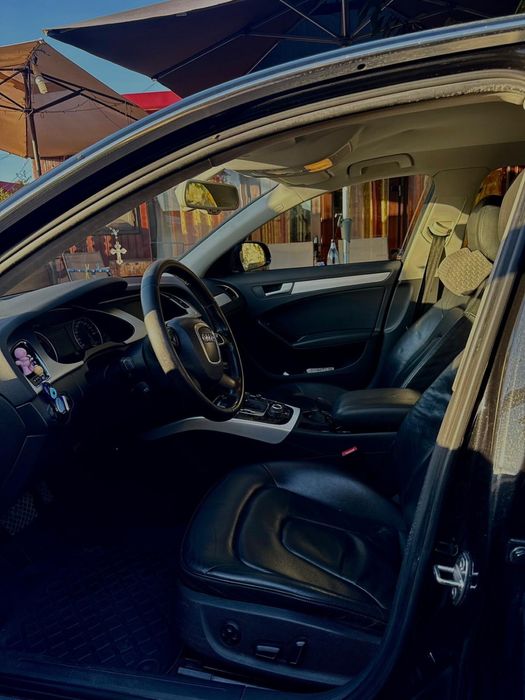 Vând audi A4 berlină, an 2010