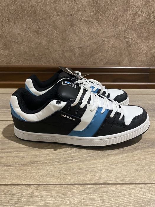 Krossovki razmer 10 - 44