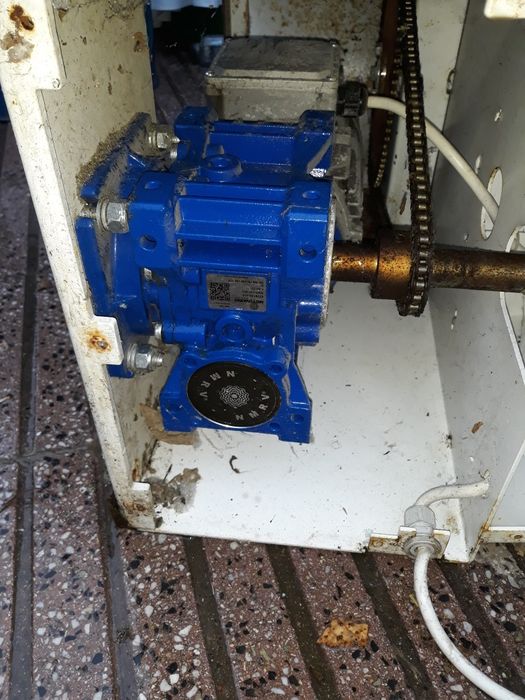 Malaxor de 32 kg.made Italia preț.5200 lei.la 380v.