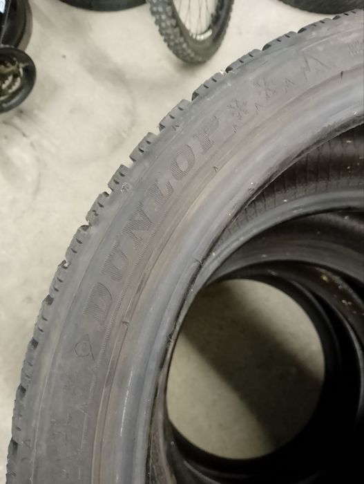 Anvelope iarna Dunlop 225/40 R18