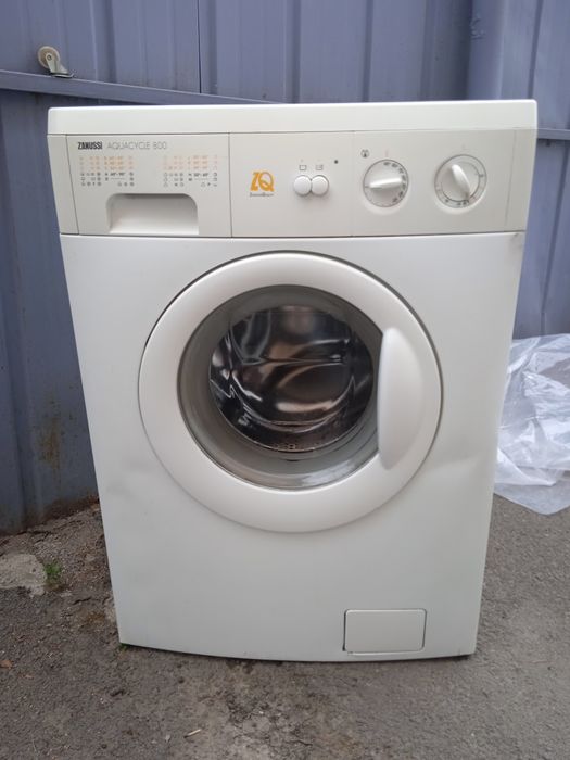 Продам машинку ZANUSSI