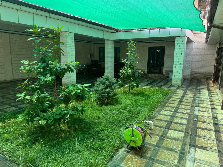 Продается двух этажный дом