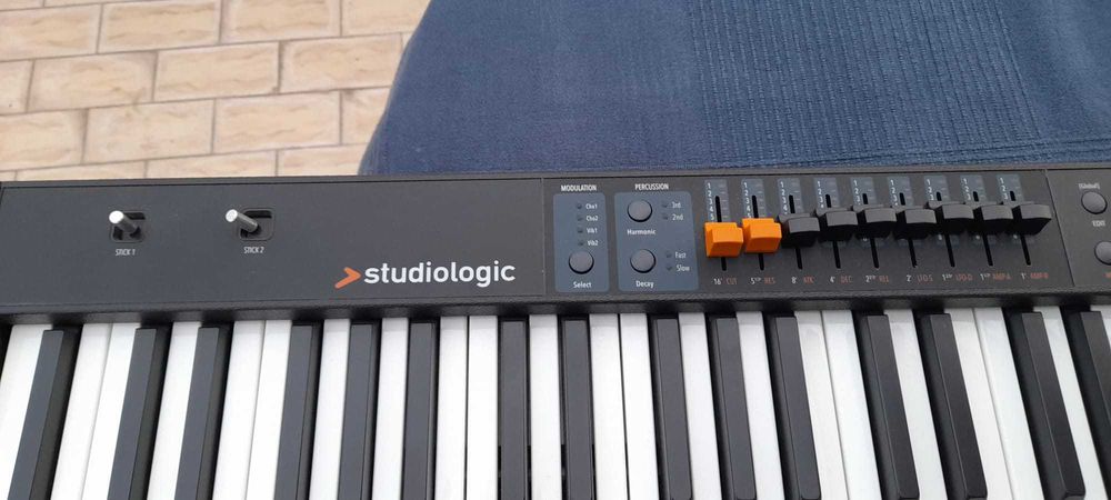 Синтезаторна клавиатура Studiologic Numacompact 2x