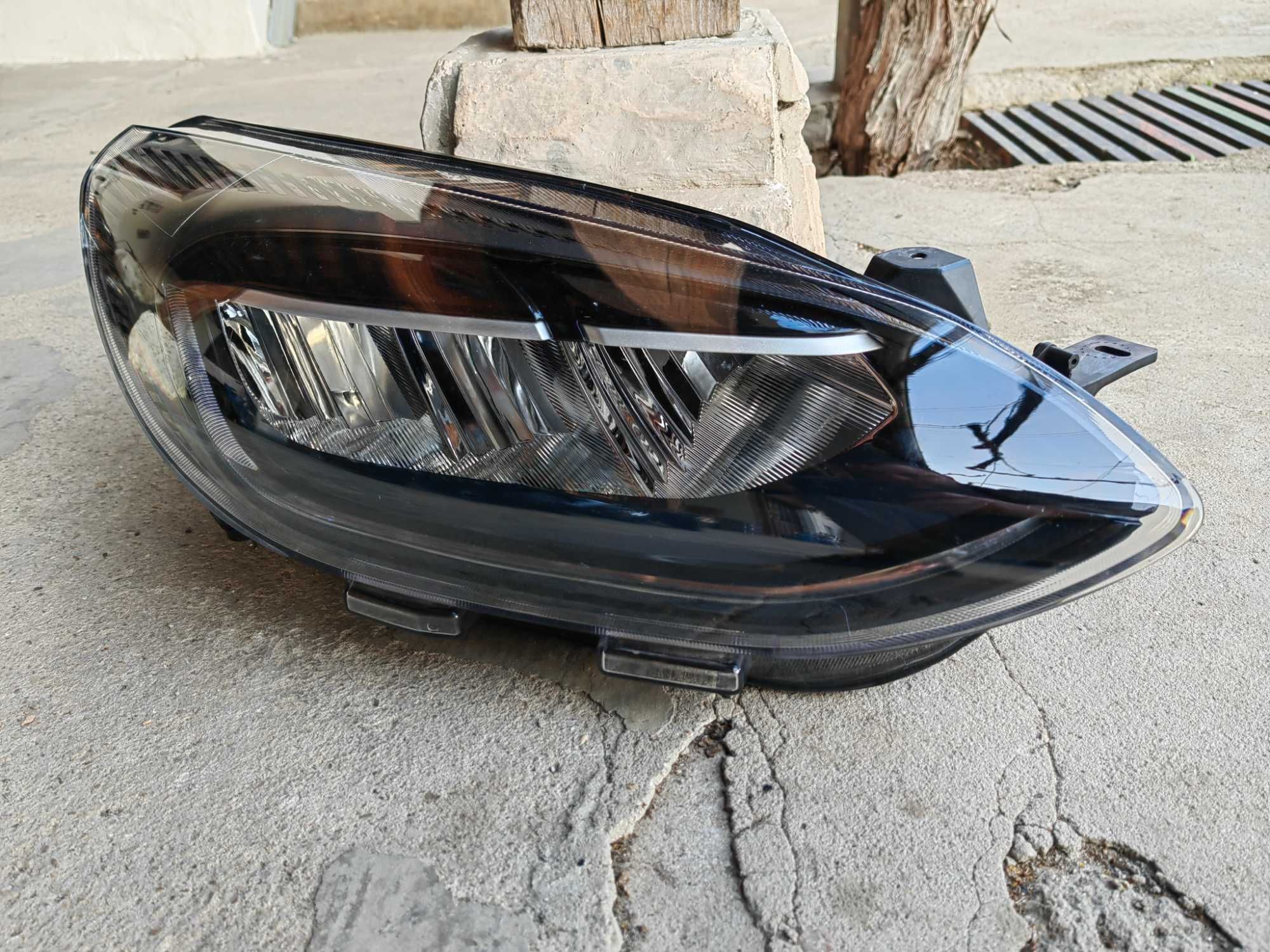 Фар Ford Fiesta MK8 FULL LED десен/Фар Форд Фиеста МК8 Оригинален