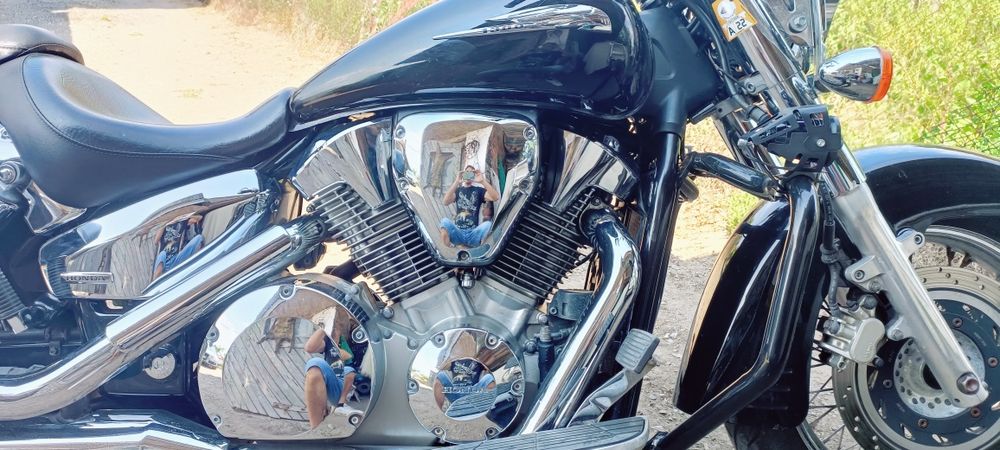 Продава се Хонда VTX.1300k. 2006г. Без Забележки..  нов акумулатор ,