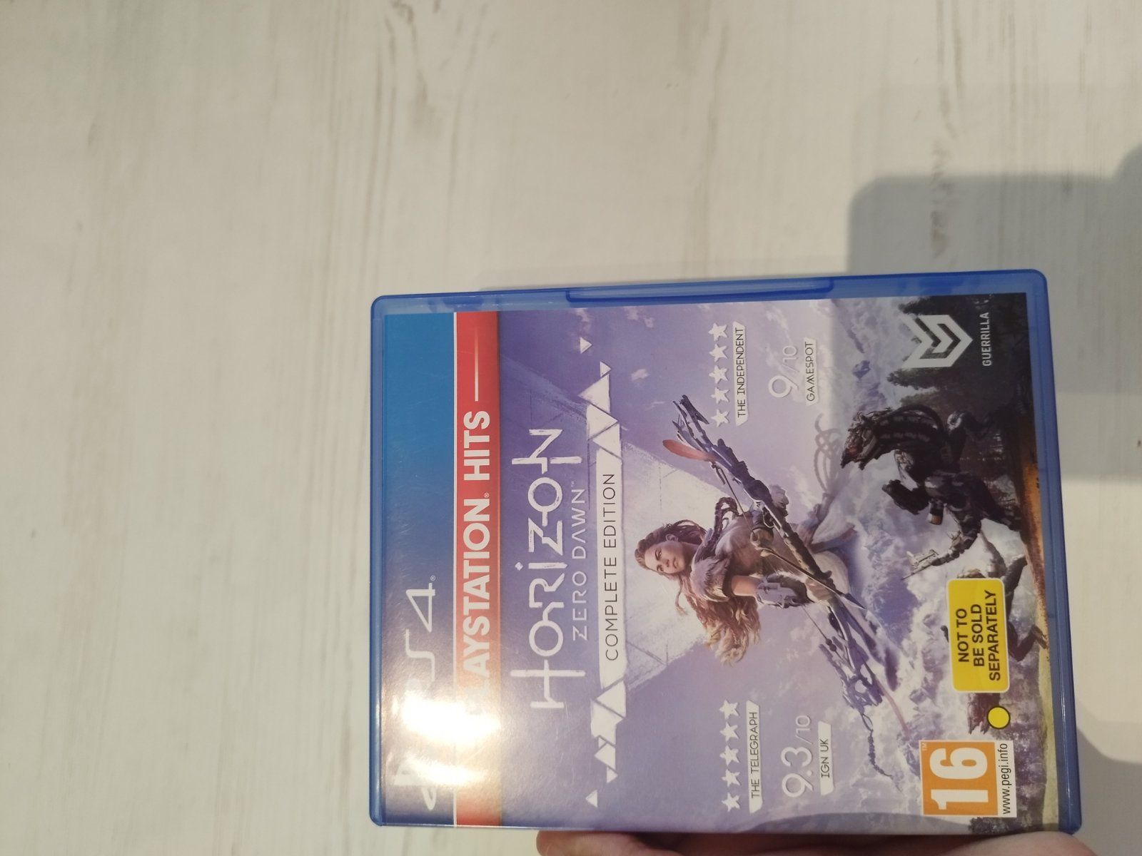 Продавам PlayStation 4