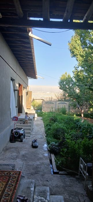 Uy sotiladi 6 sotix 5 xonna