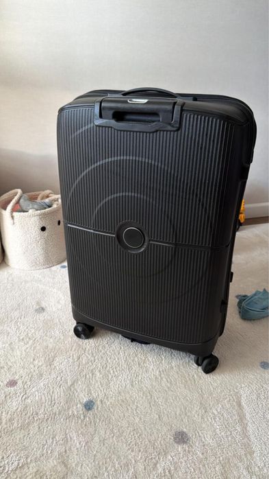 Продаю чемодан размер L