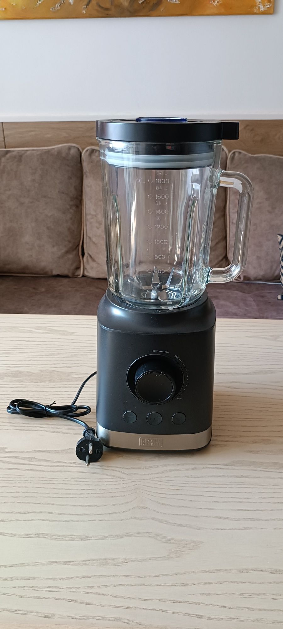 Блендер BLECK+DECKEN 1800w