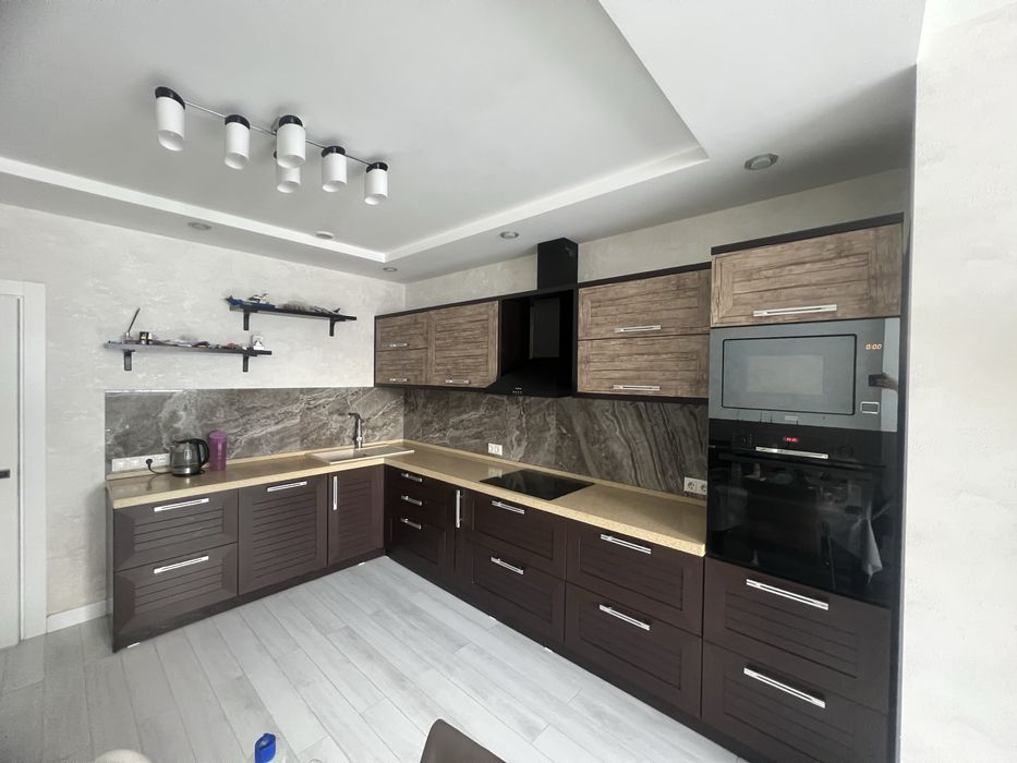 Кухонный гарнитур с техникой