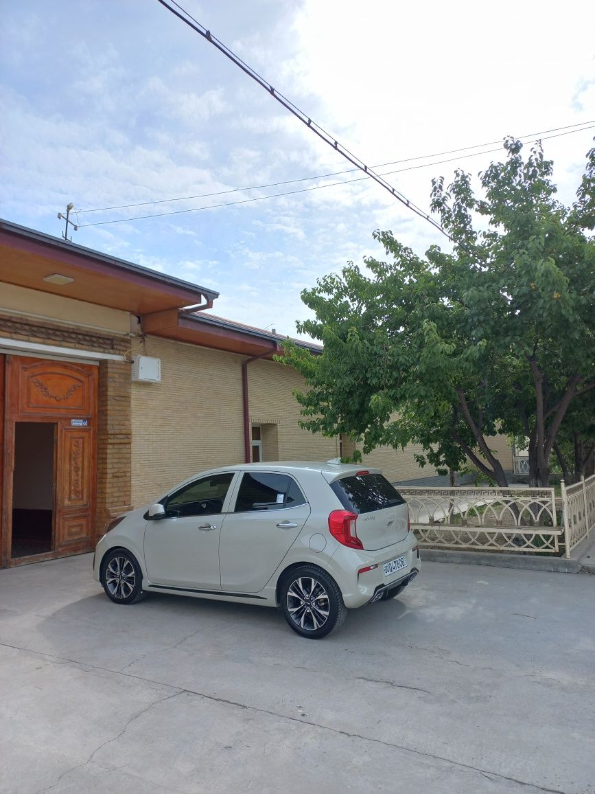 Kia morning sotiladi
