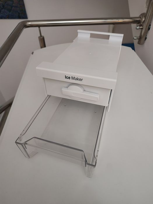 Dispozitiv cuburi de gheata LG