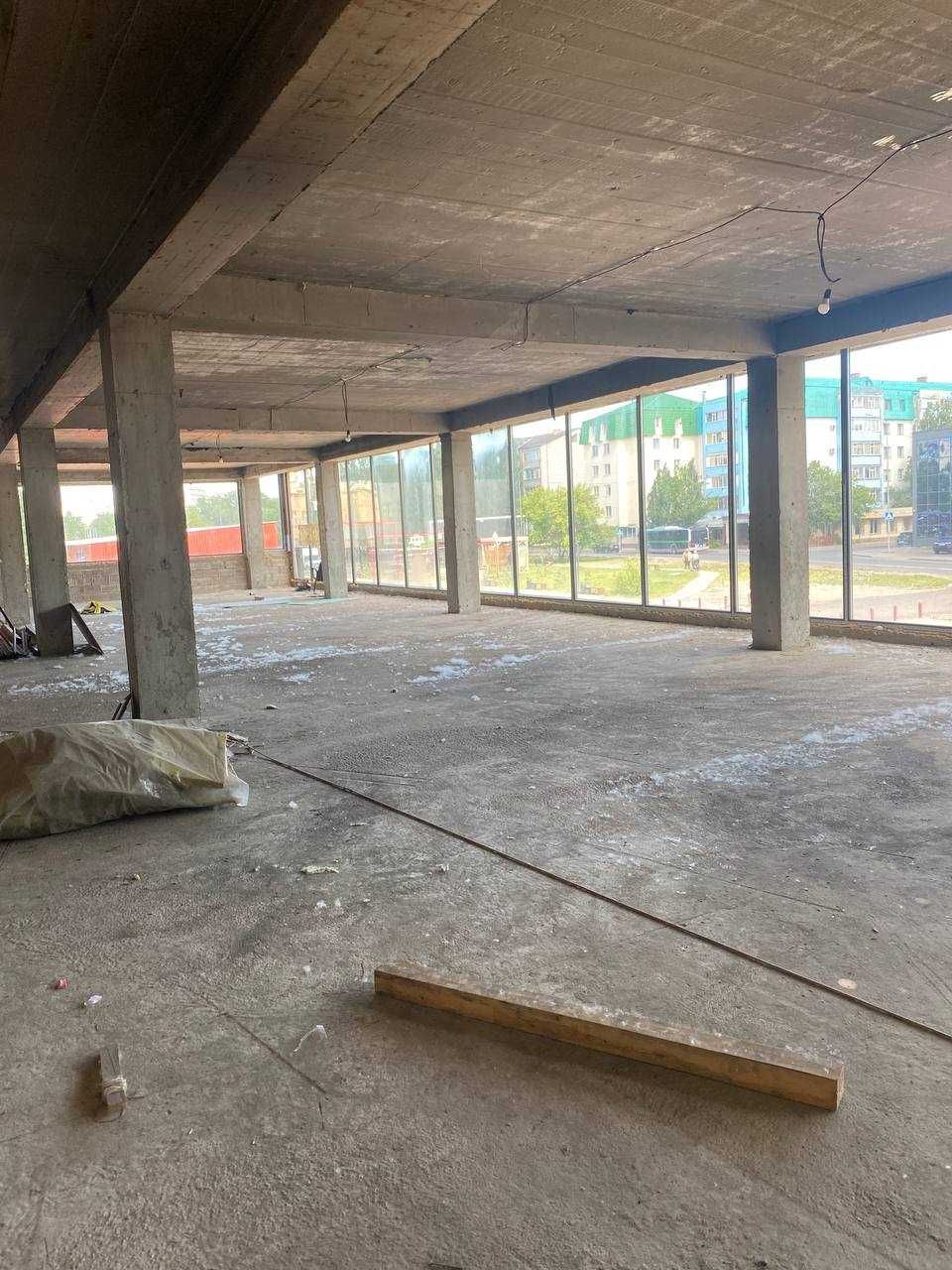 Сдаётся 2 этаж в новом ТЦ, 360 м², 1-я линия!