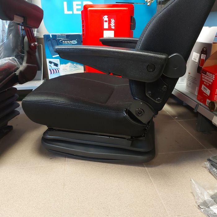 Scaun tractor suspensie mecanica, import Germania