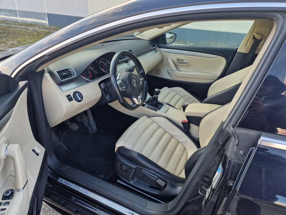 VW PASSAT CC R-LINE 2012 - 170 CP / Distronic / Piele / Camera

An