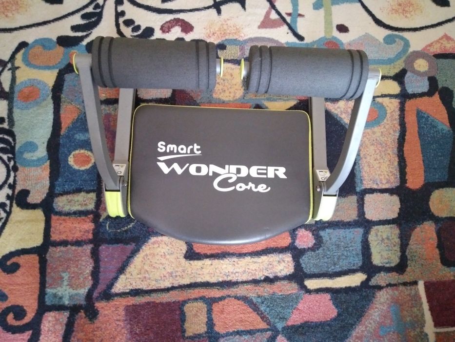 Aparat de fitness multifuncțional pentru tonifiere musculară, reglabil