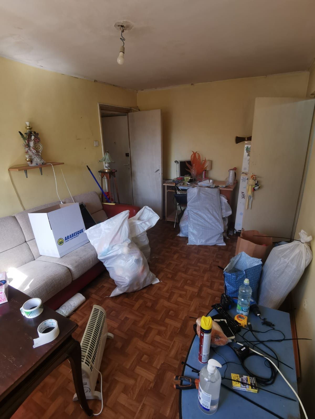 Carc mobila,debarasez,golesc apartamente,Car mobila,gunoi la sac și vr