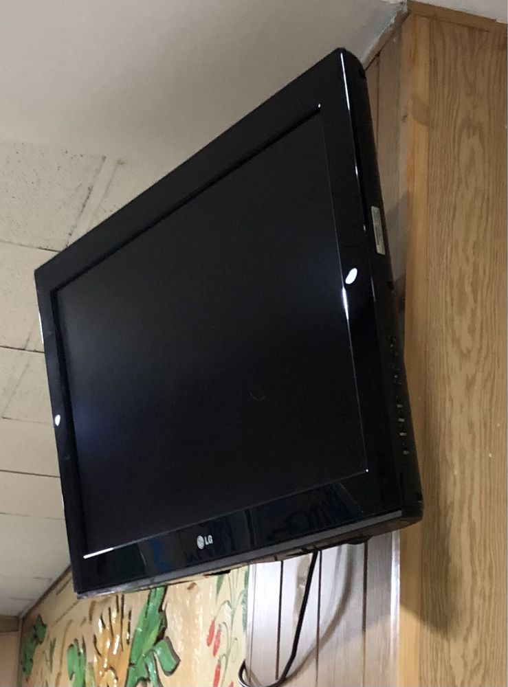 Телевизор жк LG подвесной 32 дюйма
