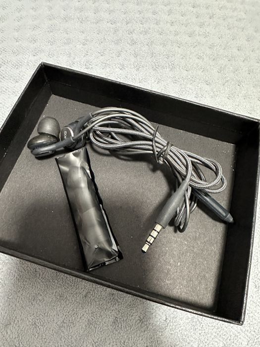 Наушник akg оригинал