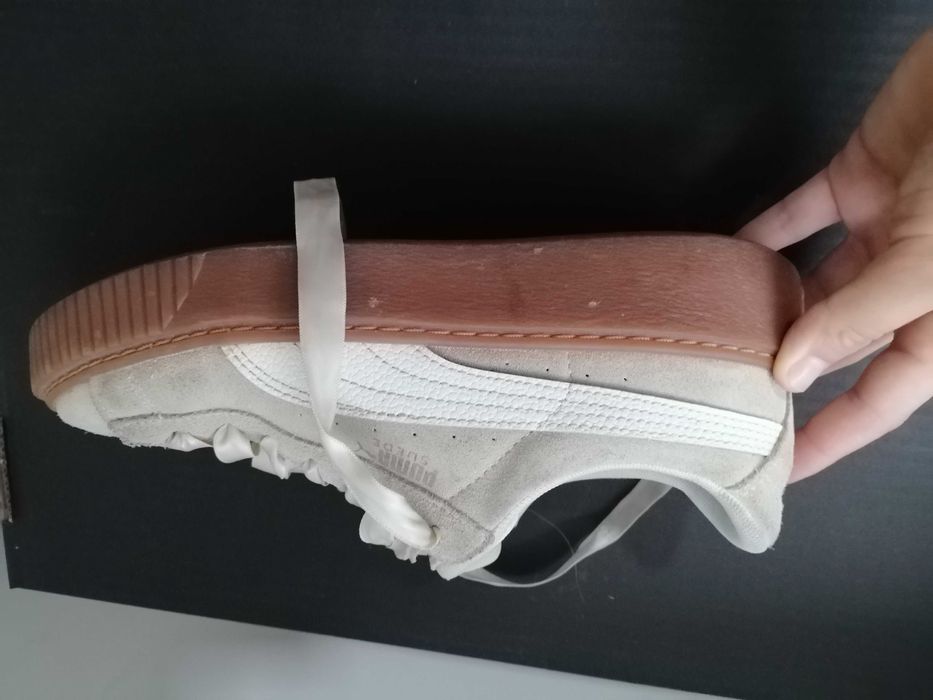 Vând papuci puma damă.