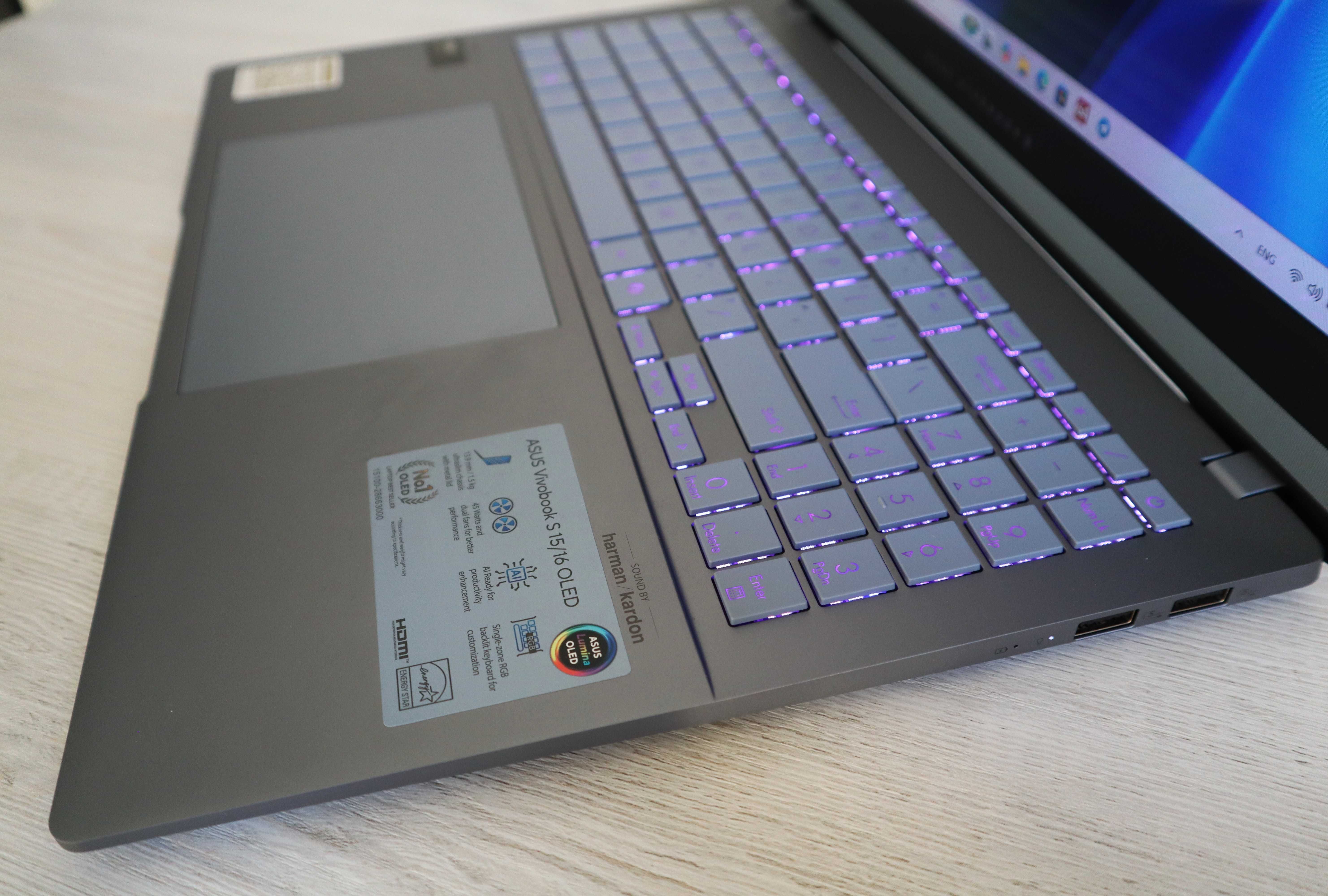 Asus VivoBook/Ultra 7-155H/16GB DDR5/1TB SSD/Display OLED 120Hz 3k