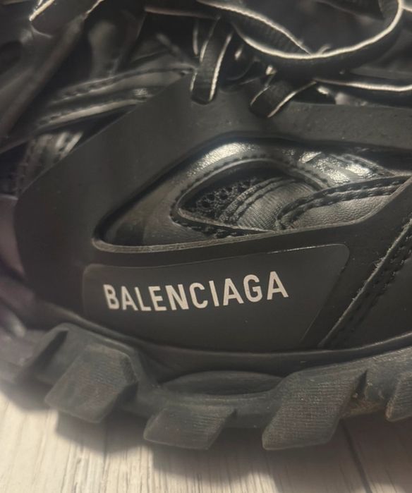 Balenciaga track