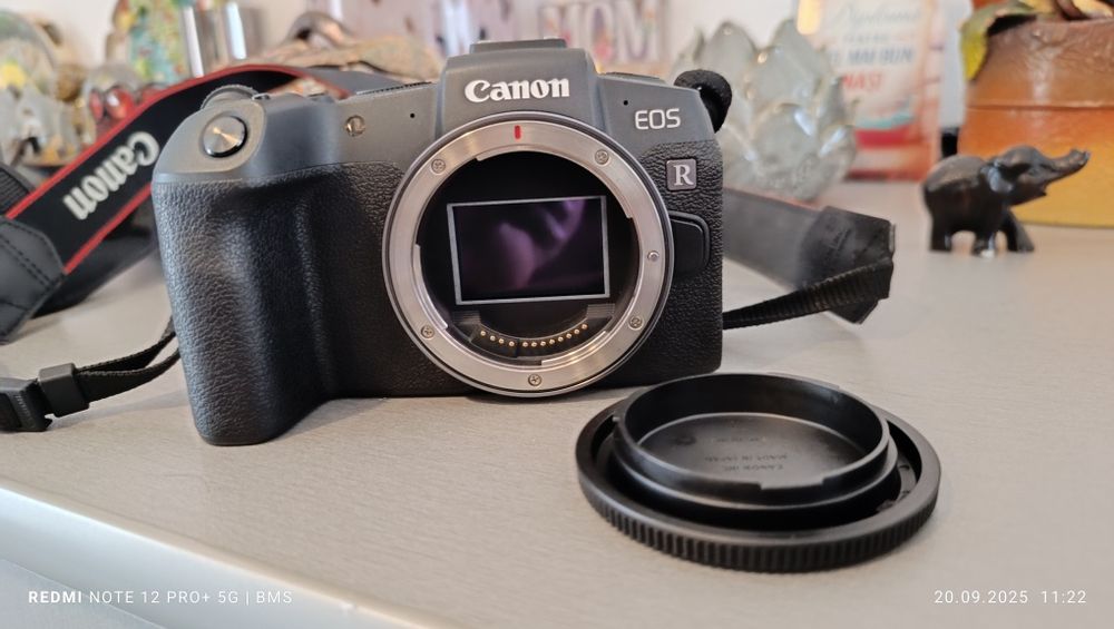 Aparat foto mirrorless Canon Rp
