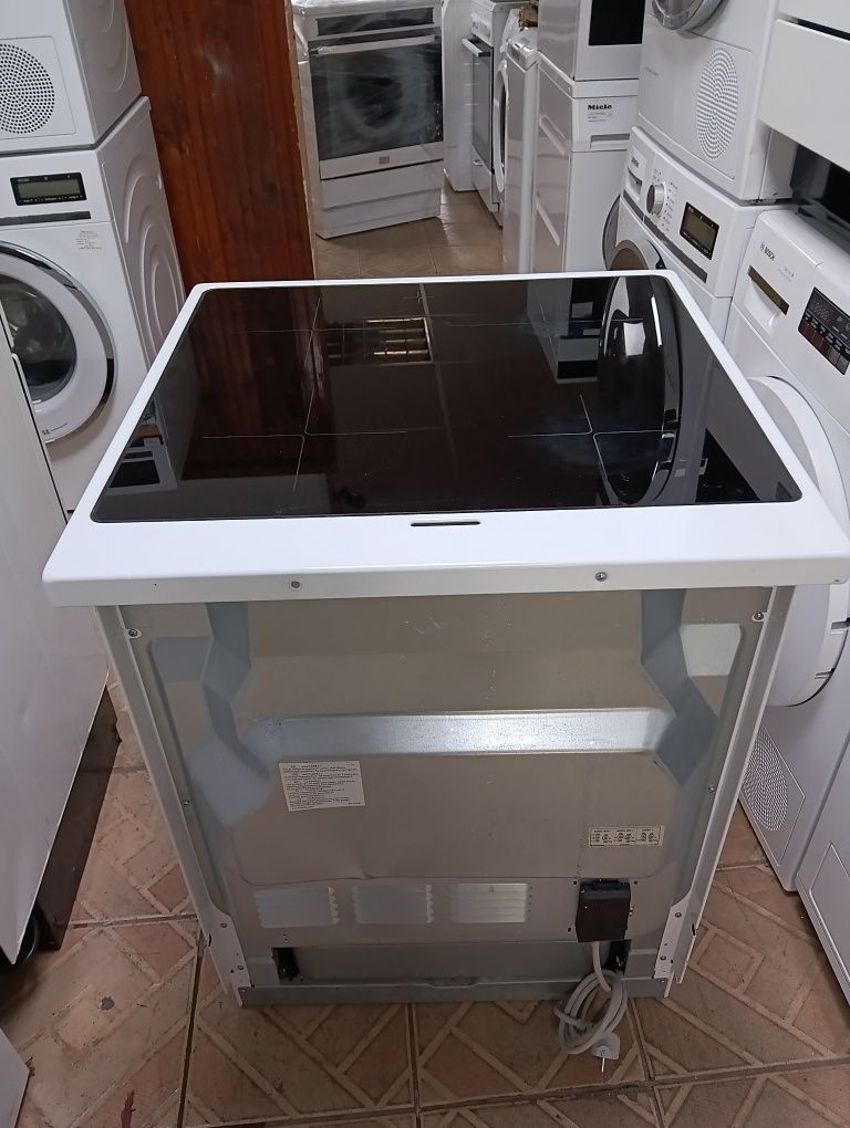 Свободно стояща печка с керамичен плот Gorenje 2 години гаранция!