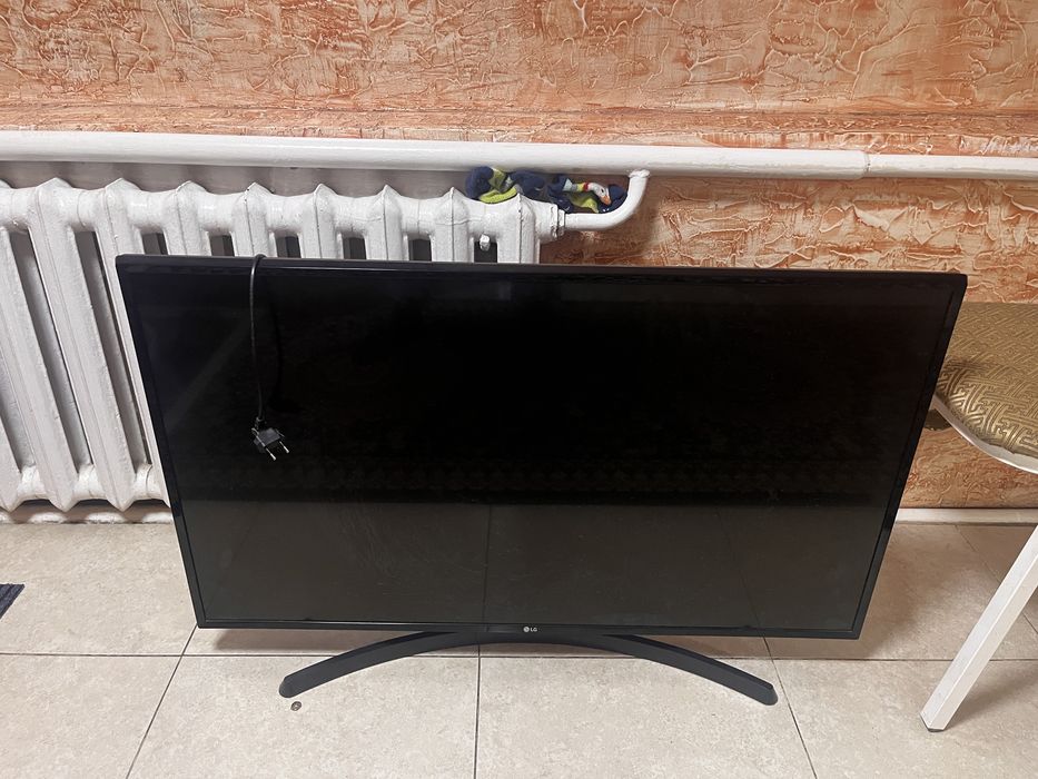 Продам телевизор LG