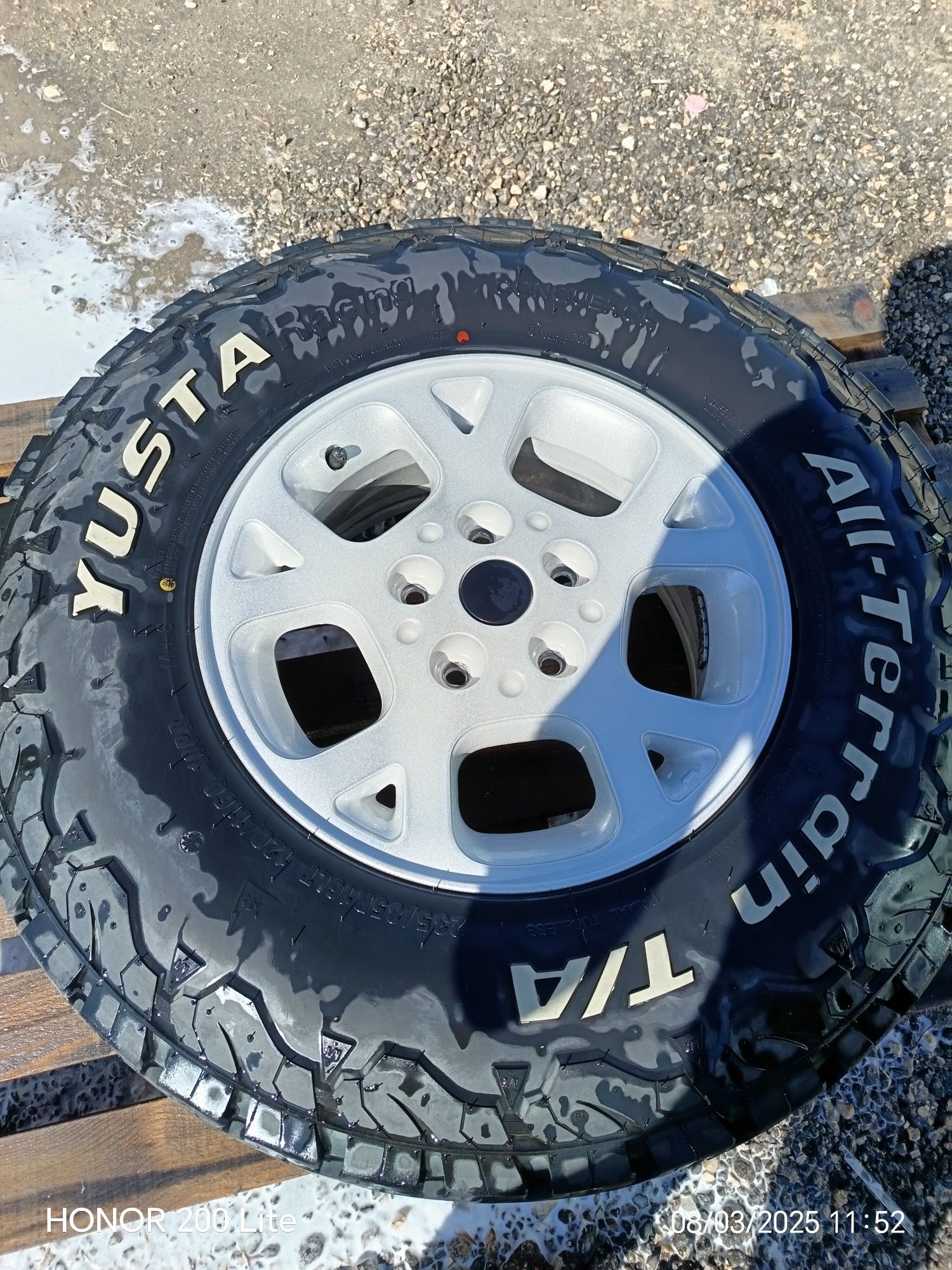 Кални Гуми ALL Terrain с джанти нови 235/85/16LT