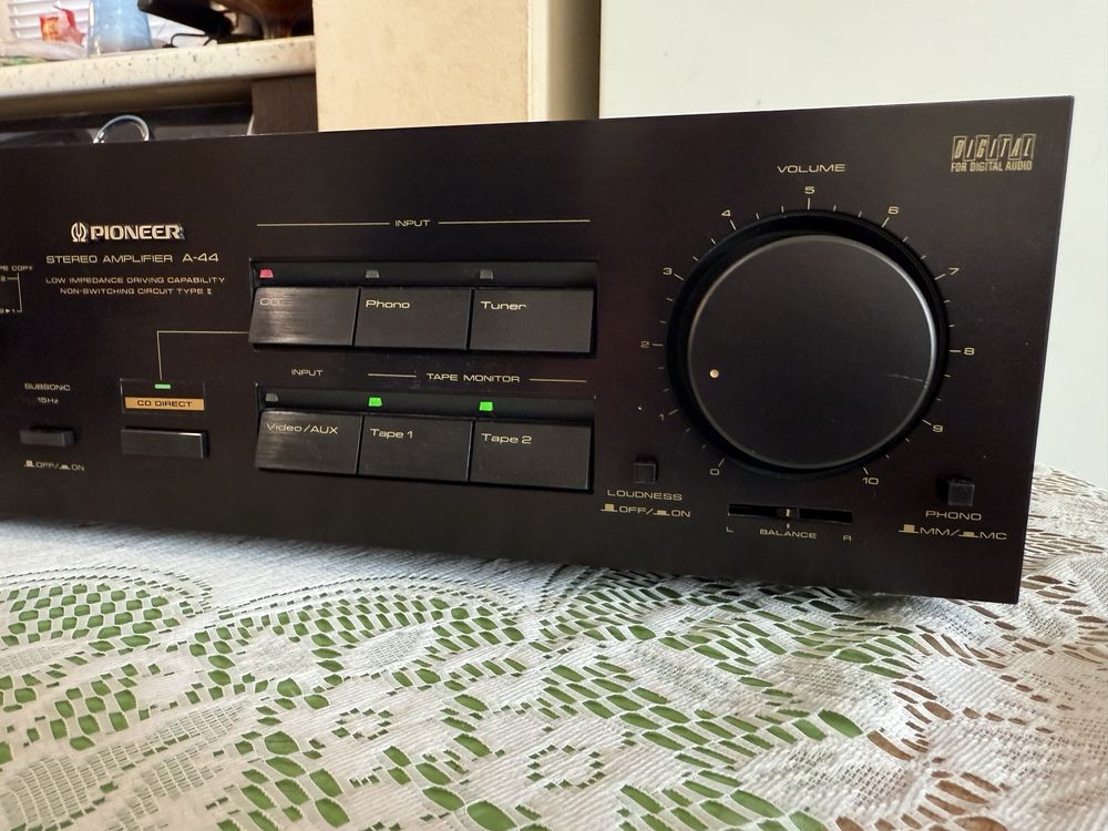 Pioneer A-44 стерео усилвател