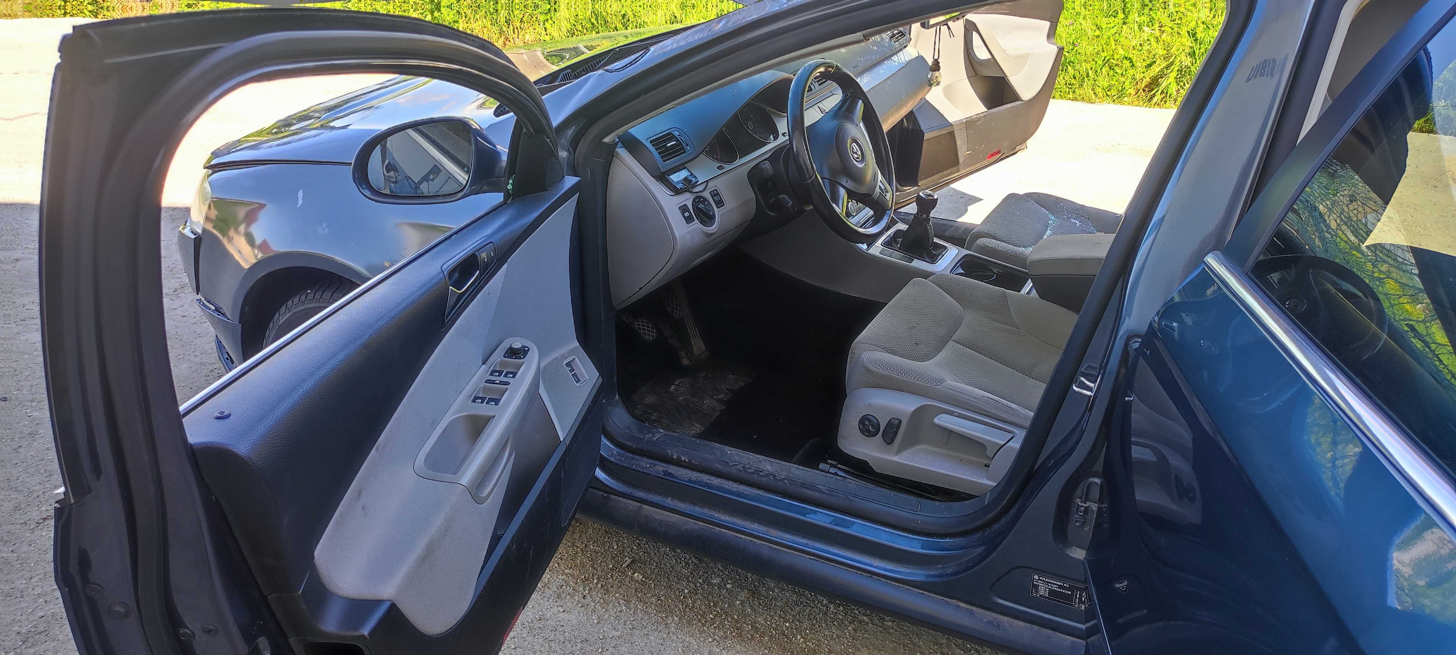 Dezmembrez volkswagen vw passat b6 1.6 TDI 105 cp CAY 5 trepte manual
