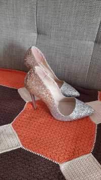 Pantofi stiletto nr 37