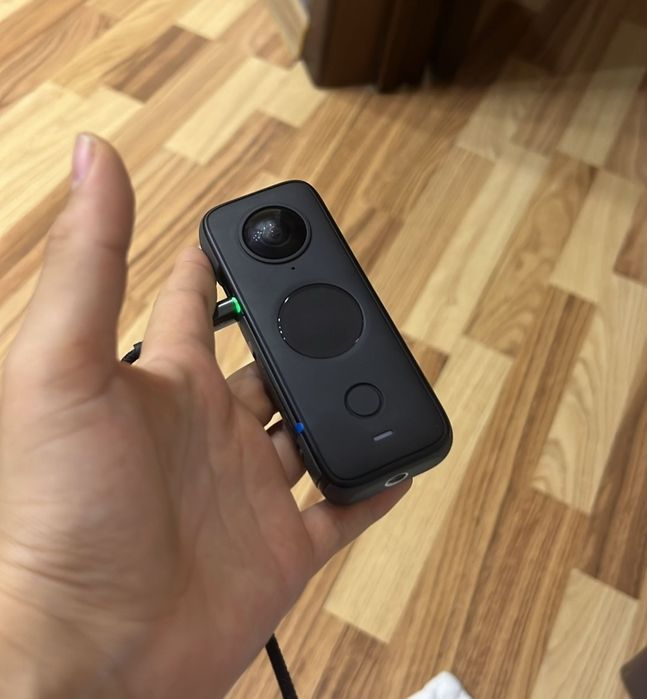 Продам insta360 one x 2