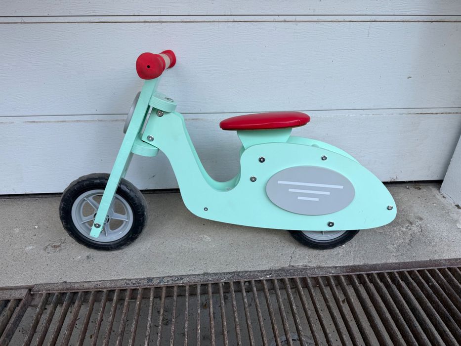 Дървено баланс колело, тип Vespa