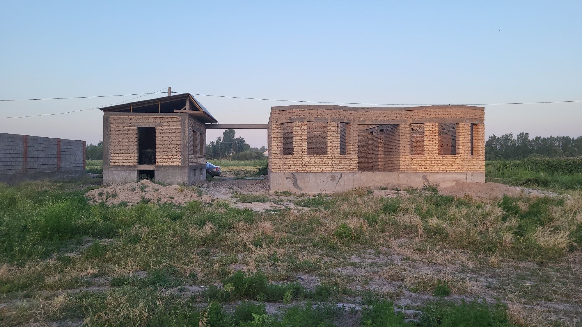 Ховли срочно сотилади