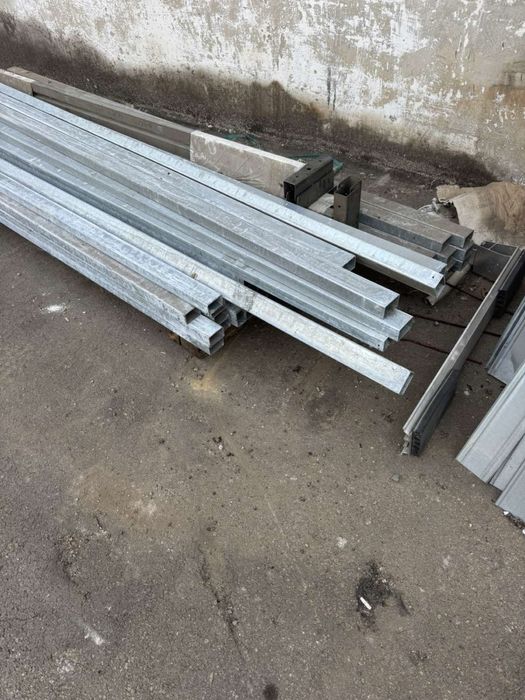 Различни части за изграждане на соларни централи