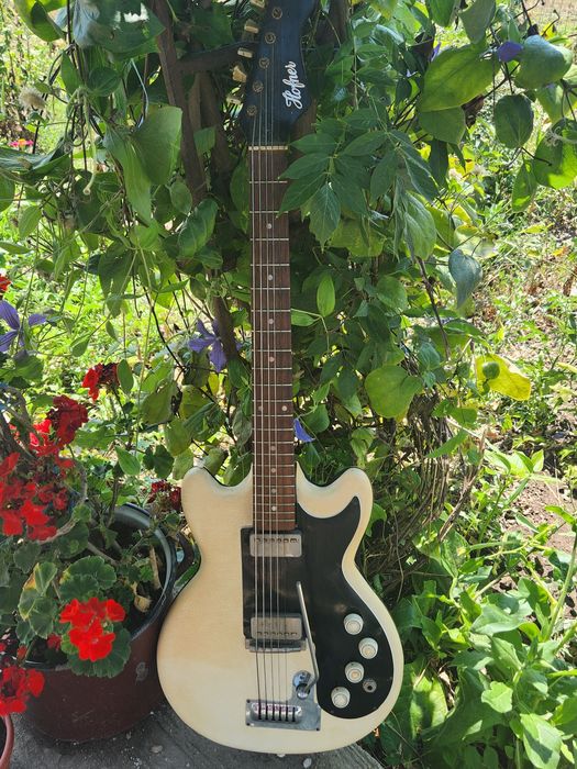Chitara electrica de colecție Hofner