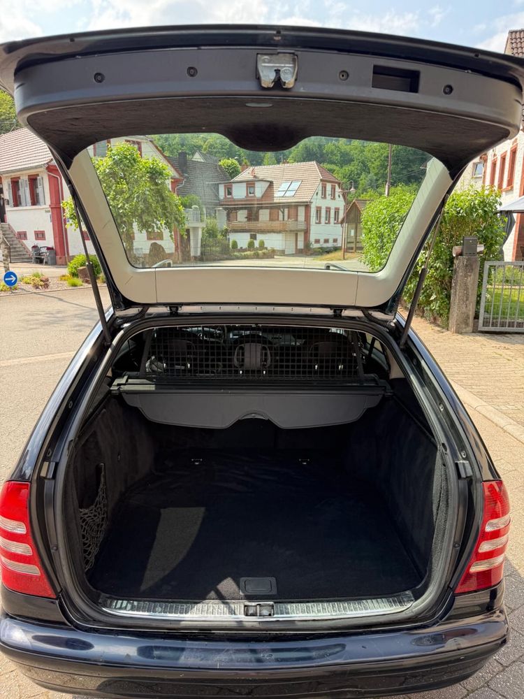 Mercedes Benz C220