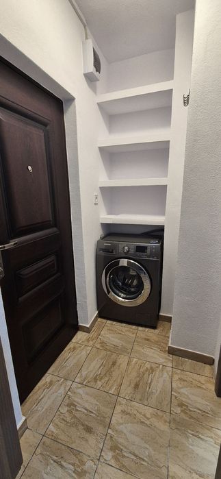 Închiriez garsonieră