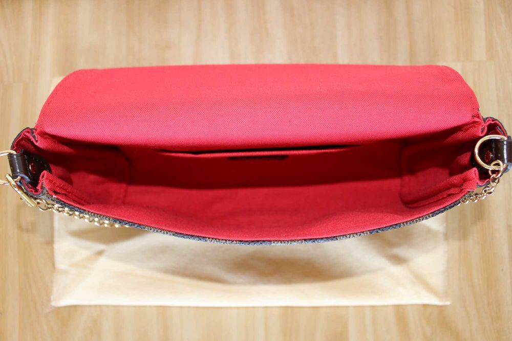 Дамската чанта Louis Vuitton Favorite