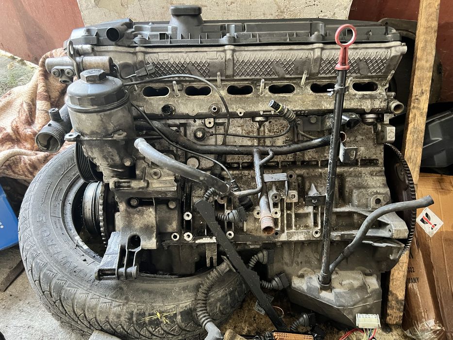 Двигател BMW M52B28