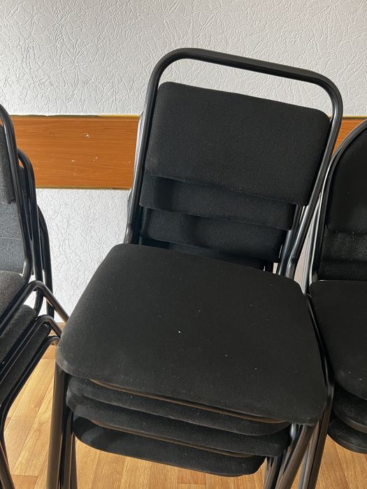 Офисные стулья в идеальном состояние