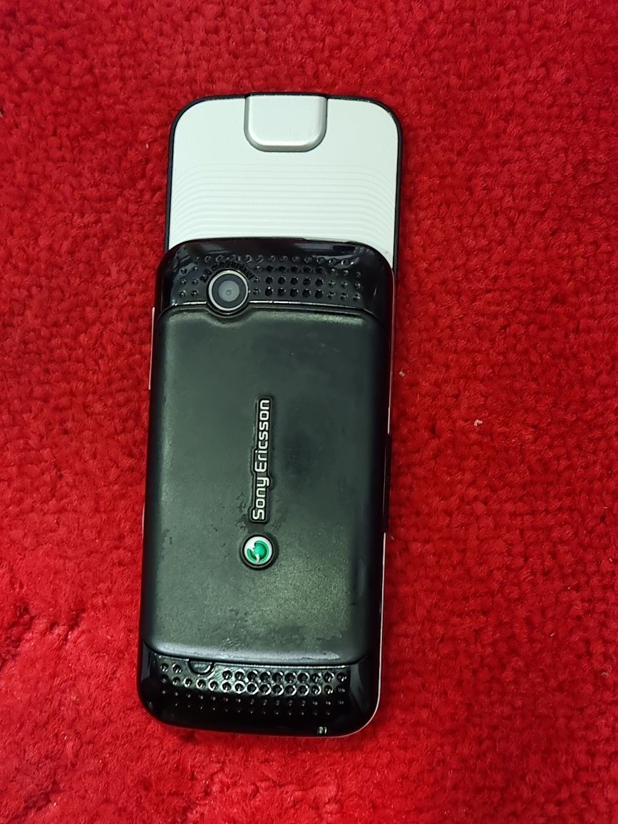 Telefon Sony Ericsson Slide cu încărcător original