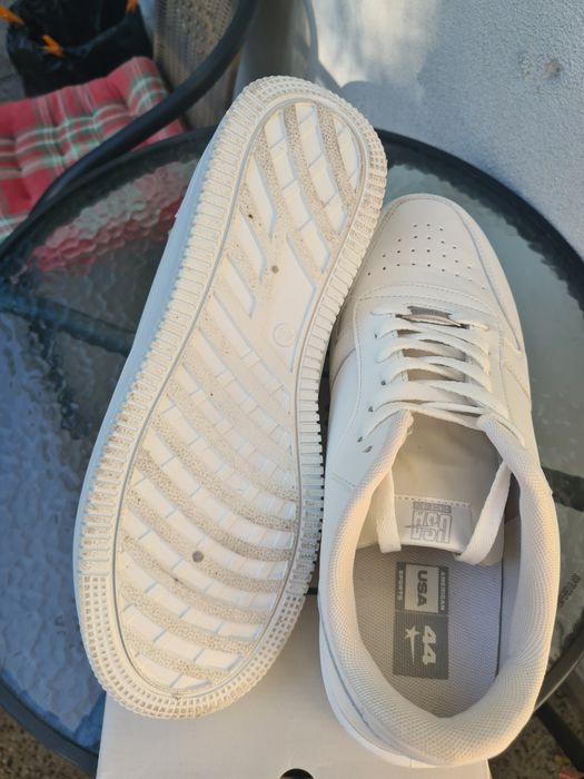 Спортни тенис обувки 44