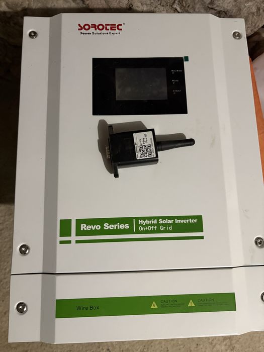 Хибриден инвертор REVO II 5.5kW