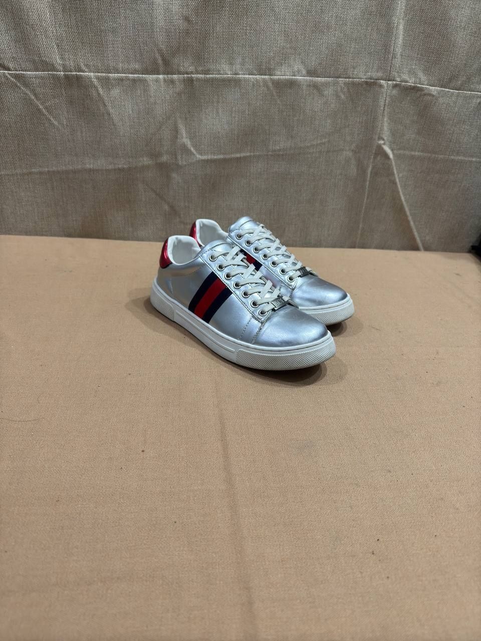 Krasofka Gucci ace madel