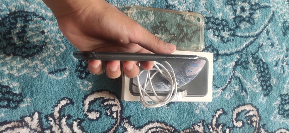 Iphone Xr 64GB LL/A Karobka dakument bor Xolati yaxshi