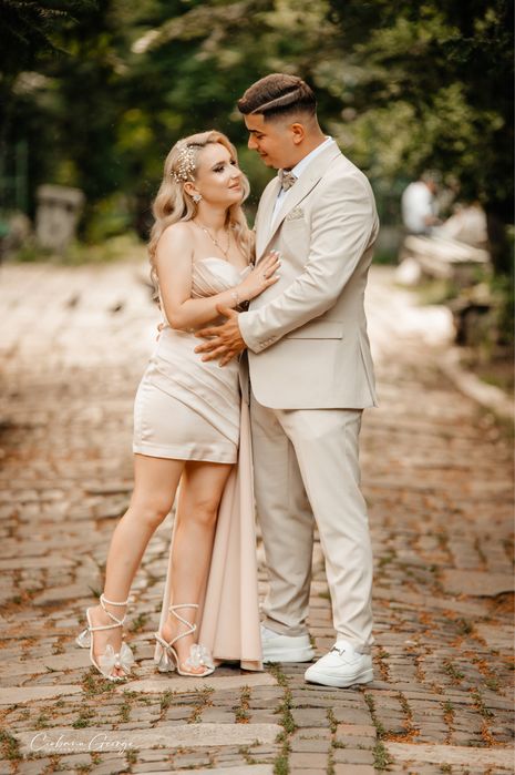 Vand rochie facuta pe comanda